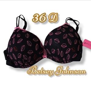 Betsey Johnson Push up Bra 36 D Nwt lips kiss embroidered bows back pink